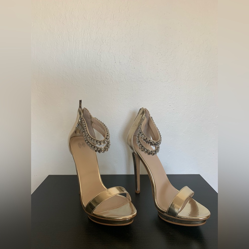 Colin Stuart Metallic Gold Ankle Strap Heel Women’s Size 9 Pre-owned